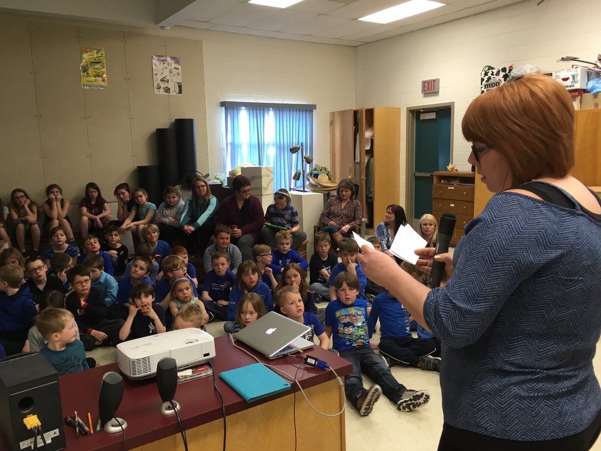 hookhorse's tweet photo. Sea of blue celebrating our fellow student Kale and learning about Autism. Kale's mom Heather is delivering the presentation! https://t.co/iq5bK95oEQ