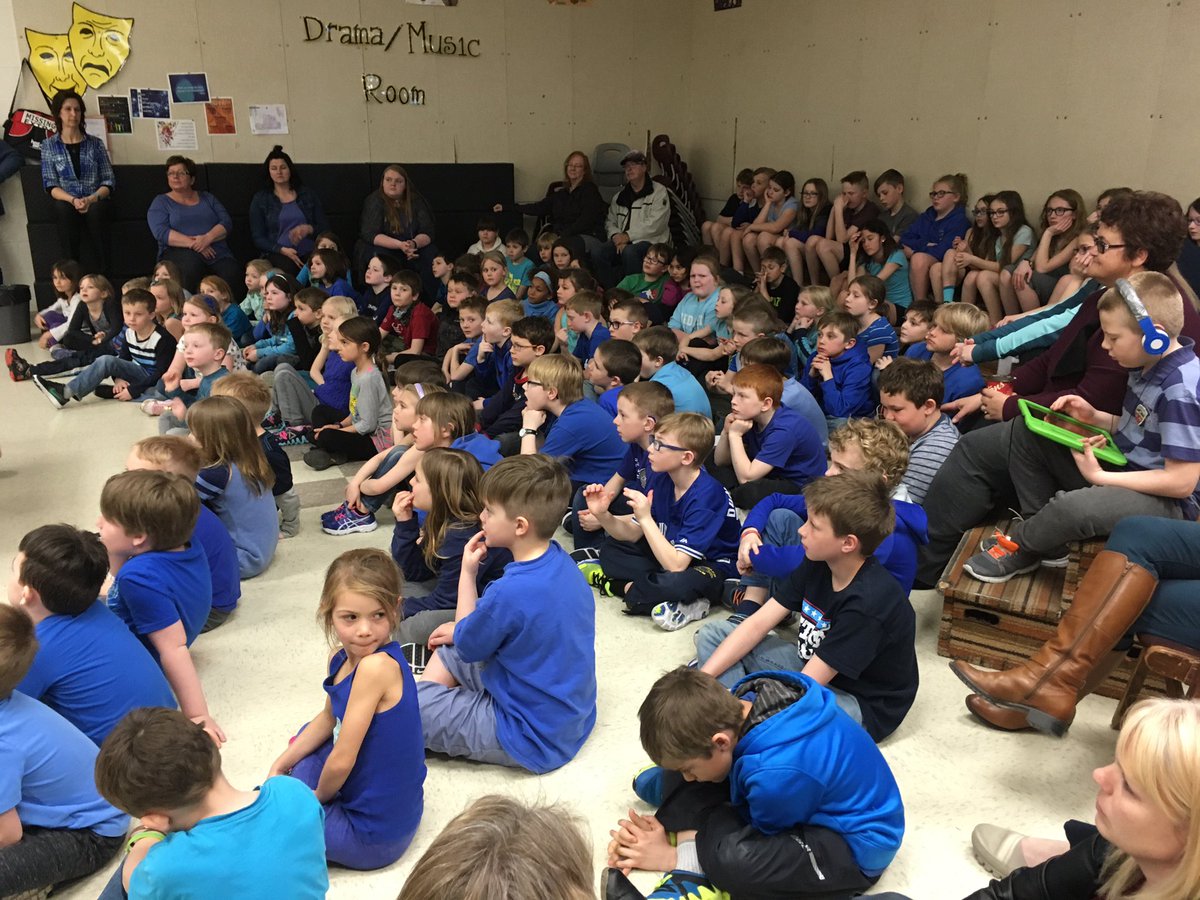 hookhorse's tweet photo. Sea of blue celebrating our fellow student Kale and learning about Autism. Kale's mom Heather is delivering the presentation! https://t.co/iq5bK95oEQ