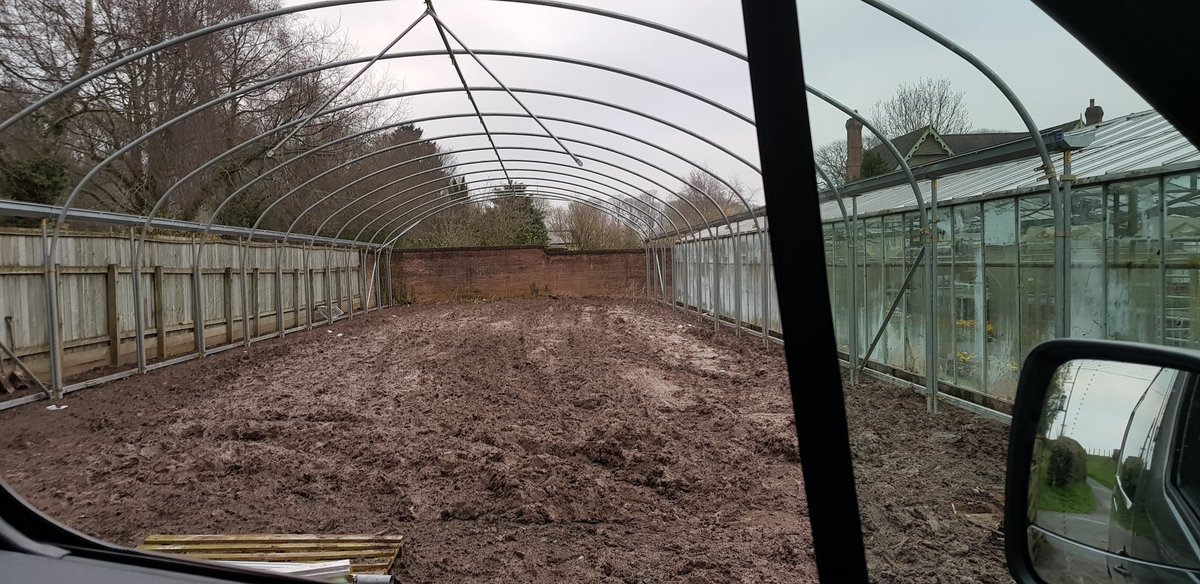 PolytunnelSteve's tweet photo. #Northernpolytunnels going up in the mud @lyonshallnurseries.
we also have an artist on the team. Doodle while it rains! https://t.co/VAVplnXNr3