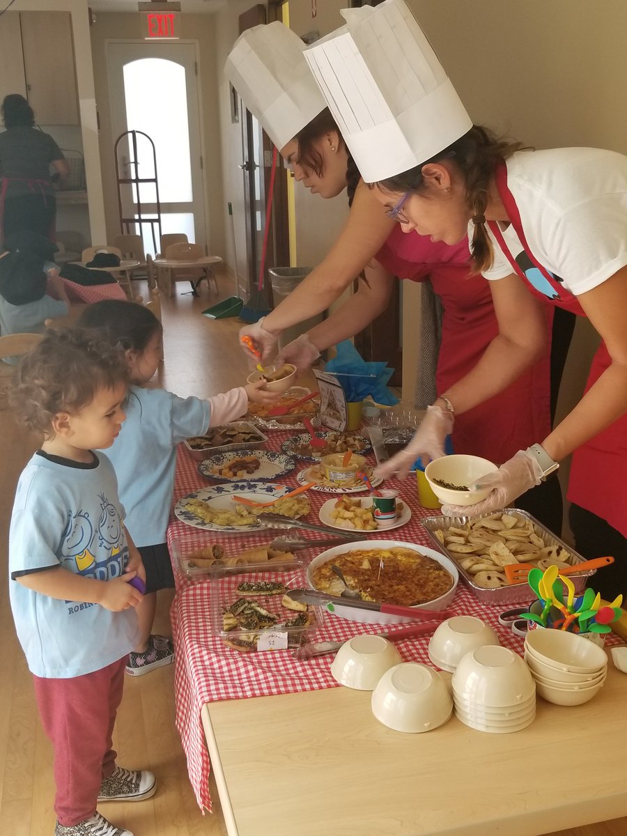 lramirezson2's tweet photo. Tasty Tuesday was a hit at Robinson Toddler House #RobinsonEarlyYears #WOTYC2018 #therobinsonway Restaurant Open for business 😉 Tasty foods from around the world https://t.co/0qGgGHdV5s