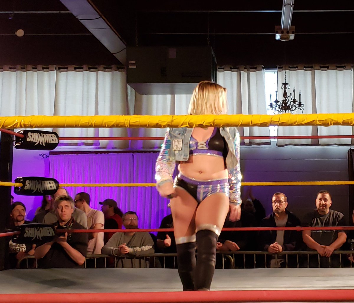 JIrwinNXTFan's tweet photo. #Shimmer103 @Kimber_Lee90 https://t.co/eDyQ40M00o
