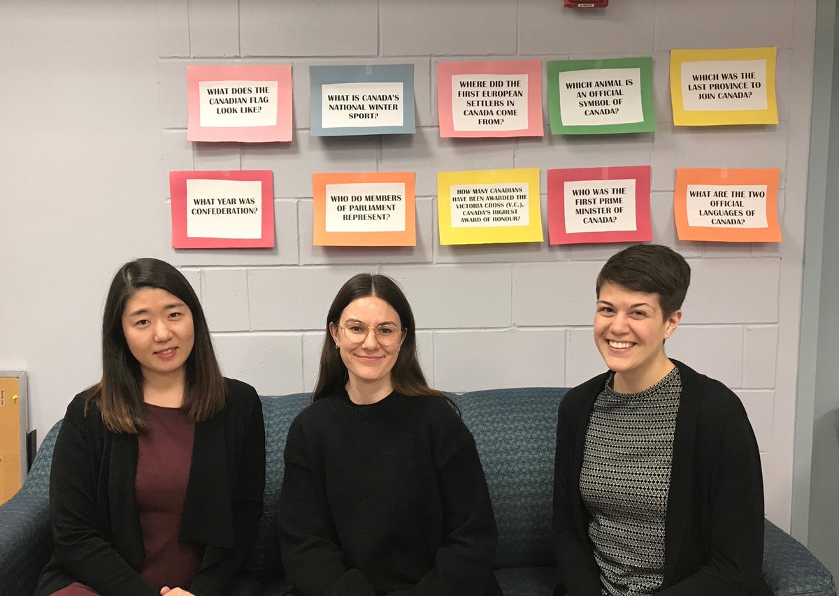 ParkdaleLegal's tweet photo. Immigration division students delivering their final workshop for the term for @TheRedwoodTO residents. We offer free workshops on a variety of legal topics. Get in touch with us to request a workshop for your organization or community: info@parkdalelegal.org. #Parkdale #ParkHP https://t.co/q2lY9jcf57