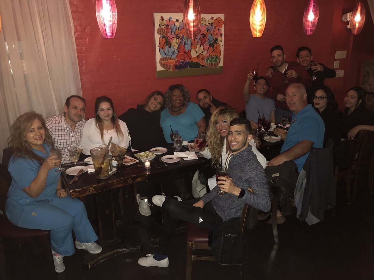 AbbyAyoub's tweet image. The team that breaks bread together stays together. I love their souls! ❤️

#myteam #oa #opticalacademy #family #weareone #hardestworking #passionate