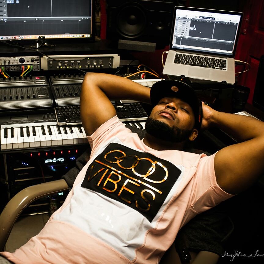 Jimmy_Wave's tweet photo. That's why I don't be posting none #working #studiolife #jaywizzleepic #evadenation #jimmywave #jwfilm #npc #direktè #lakay #goodvibes #music #life #art #haiti #dope #session https://t.co/5otwU6mWlZ