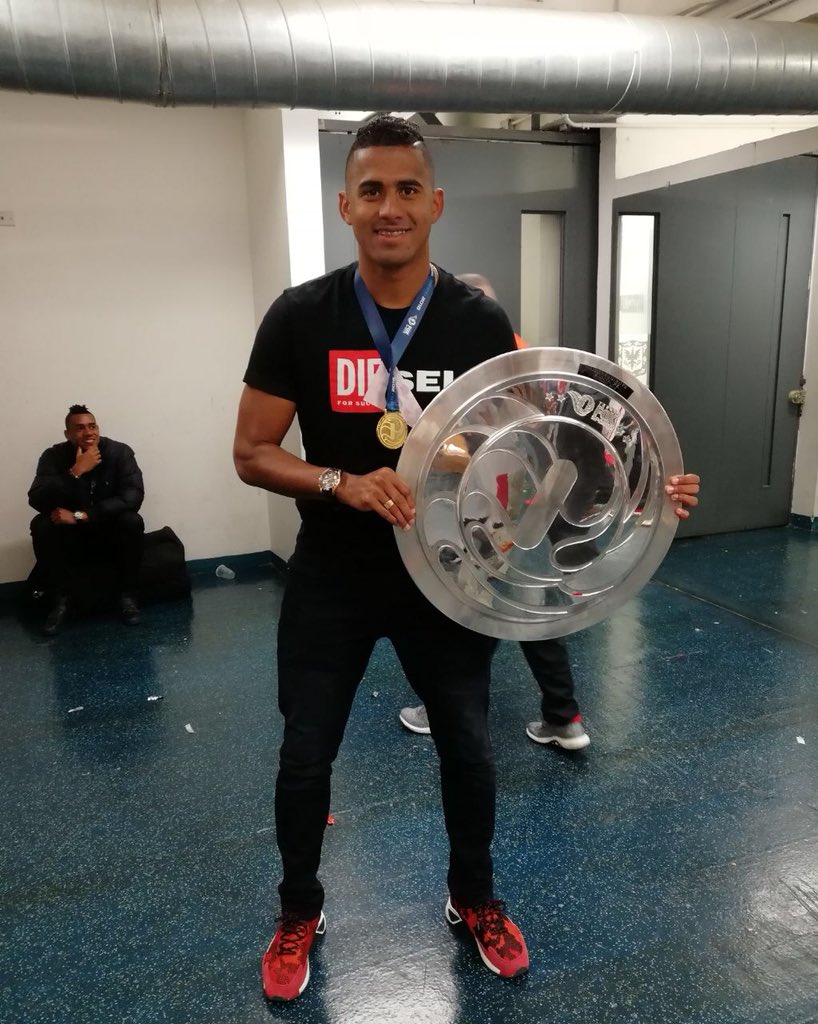 Carlos Henao (@henaito_29) on Twitter photo 