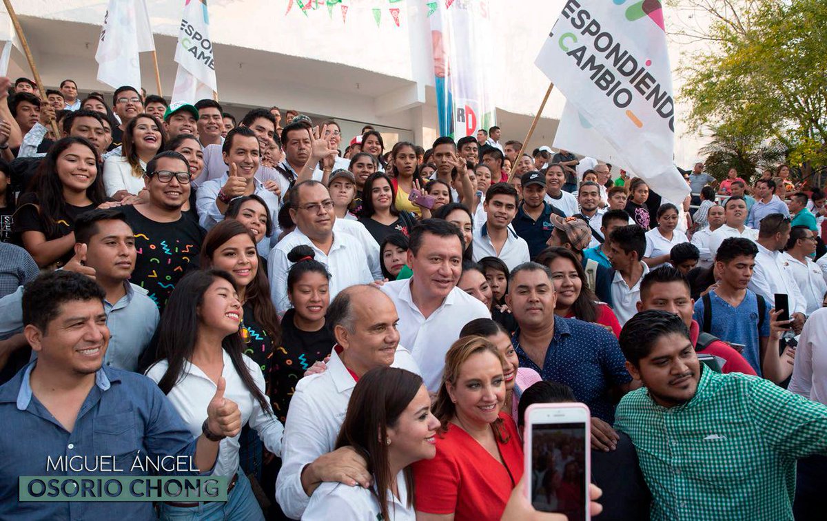 osoriochong's tweet photo. Junto a @ruizmassieu,@JuarezCisneros,@manuelanorve y @GabytaBernal, tuve el gusto de saludar a mujeres y jóvenes del estado de Guerrero. Desde el Senado trabajaremos en impulsar la igualdad para las mujeres y buscaremos más oportunidades para las y los jóvenes #GuerreroConFuturo https://t.co/jOmKuEUqTa