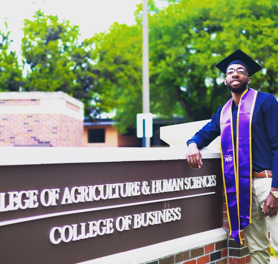 Wesley_2Live's tweet image. My Heavenly Father has been with me throughout this whole journey. My college career is officially coming to an end. I’m thankful for all the people that ministered to me along the way and prayed for my success. #gradszn #EndOfChapter #pvamu18 #CollegeGrad