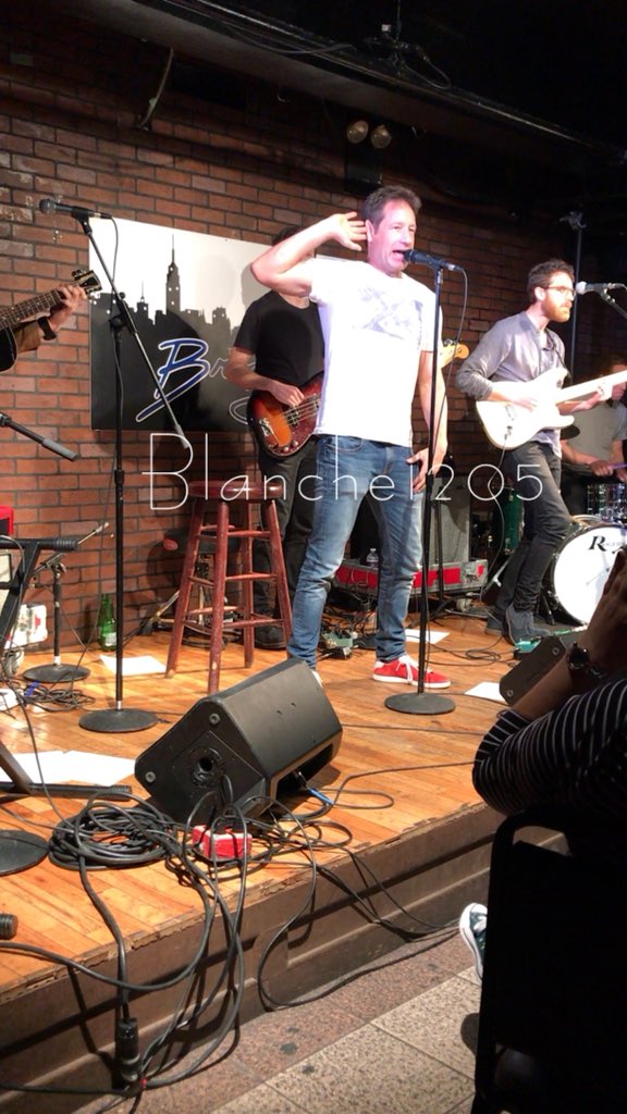 2018/04/14 - David in Private Concert in NYC - Page 3 DbB5QbsV4AAZAI4