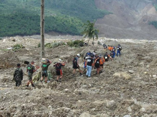 jaimessincioco's tweet image. Cliff face of a ridge straddling the Philippine Fault collapsed in a combination of #rockslide-debris mass movement on 17 Feb 2006 following a 10-day period of heavy rain &amp;amp; mag 2.6 earthquake that buried #Ginsaugon village of Leyte &amp;amp; killed 1,126 people - Brian Biller's Photo