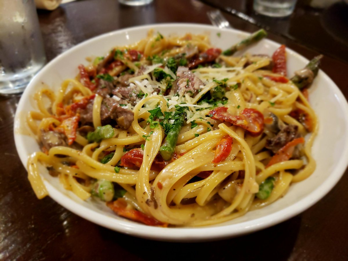 GoosePuddin's tweet photo. Puddin' took me out to dinner for my birthday! #MockingbirdKitchen might be our new favorite restaurant! SO DELICIOUS! https://t.co/wN1FjuBDX9 https://t.co/ORTWOUGXGx