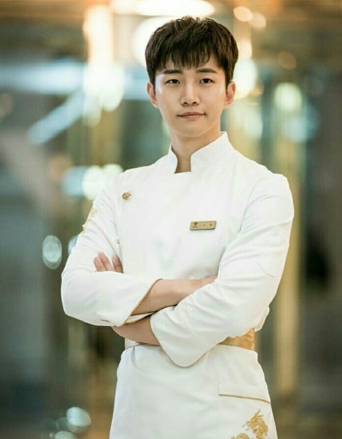 JUNHO_FANID's tweet photo. [Junho IG Update] jypactors_official: The 1st still cut of Lee Junho from <Wok of Love> is released!👨🍳 Ready to fall in love with a chef Junho? 💘

#JYP #JYPactors #투피엠 #준호 #이준호 #2PM #Junho #LeeJunho #기름진멜로 #WokOfLove #GreasyMelo https://t.co/ZrzocFldM3 https://t.co/BQR4NfMyuS