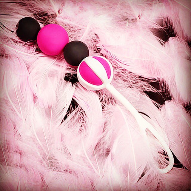 dallasnovelty's tweet photo. .@_FT_London #GeishaBalls #Magnetic #Weighted #KegelExercise #System #modernera #Kegelmuscle #exercise #powerful #magnetictraining #kegel #PCmuscle #workout #FunToys #incontinence #madeinUK #tightervagina #intenseorgasm #beginner #experienced https://t.co/urAWg49seX https://t.co/JBfW6cesnN