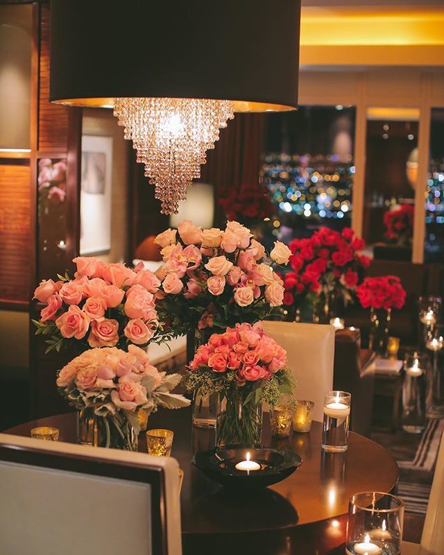 Planning another proposal and super excited by the way it’s coming together... Until then....Let’s look back on this  insane room full of roses!

Las Vegas Wedding Planner <a href="/andreaeppolito/">Andrea Eppolito</a> 
Photo @denniskwanphoto 
Decor <a href="/dbdweddings/">DBD Weddings</a> 
Venue <a href="/mo_lasvegas/">MO_LasVegas</a> ift.tt/2vt7zYS