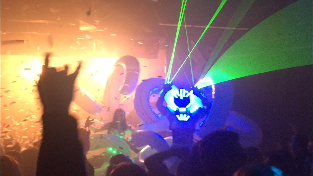 DjTheXWorld's tweet photo. Ready for the #madness 
#tour #ibiza #norway #karlsruhe #TwitterTakeover #newyork #losangeles #love @ibizaislanders @DjTheXWorld @simonfava #spinnin #island #iceland #münster #stuttgart #Zermatt #miami #London #Notoracism #banana #monkey @emonkeyz #madrid #barcelona #mallorca https://t.co/065cHsmLic