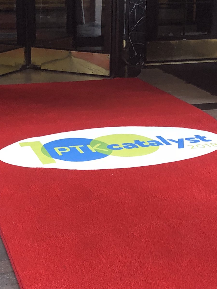 PattieVanAtter's tweet photo. Red carpet welcome to the #ThePartyoftheCentury #EpicAwesomeness @MiddleStatesPTK https://t.co/YpKsIdFelW