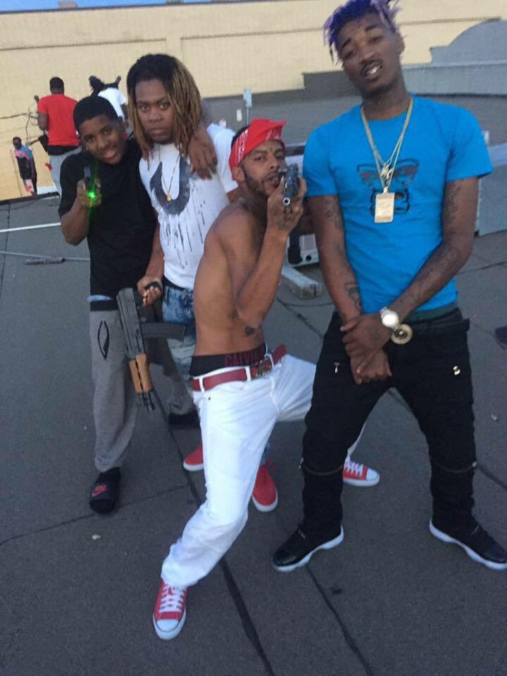 only1tuda's tweet photo. #freenook #freefreak https://t.co/uffLWioPxh