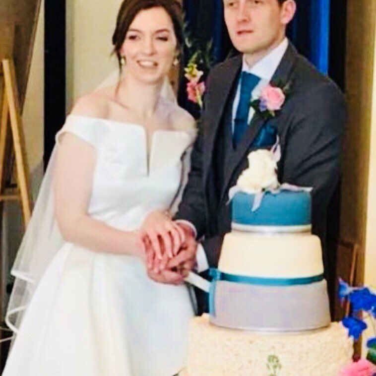 CacennauMoethus's tweet photo. Gorgeous location for a beautiful Wedding Cake @Rhosygilwen @ManonHWilliams #weddingcake #brideandgroom #beautifulbride https://t.co/msGtd6Sqyf