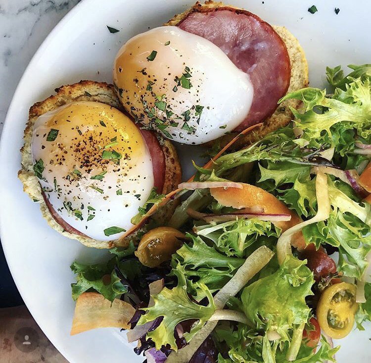 Jurgielwizc Farm Duck Egg Benedict with duck egg bearnaise Canadian bacon and housemade scallion biscuit #ihatebrunch❤️