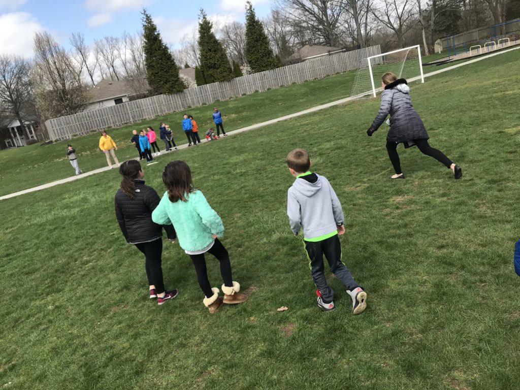 MrB_WBE_ART's tweet photo. Opening day MTE kickball league 2nd and 3rd grade! https://t.co/kN1lZCV0CR