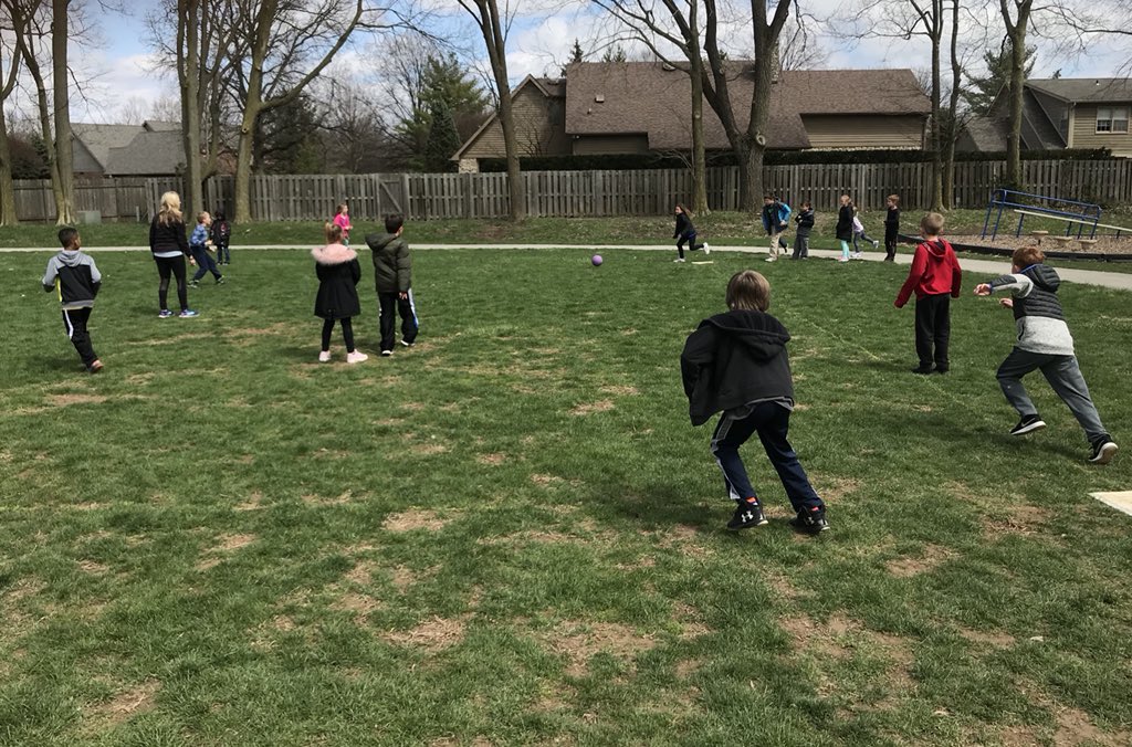 MrB_WBE_ART's tweet photo. Opening day MTE kickball league 2nd and 3rd grade! https://t.co/kN1lZCV0CR