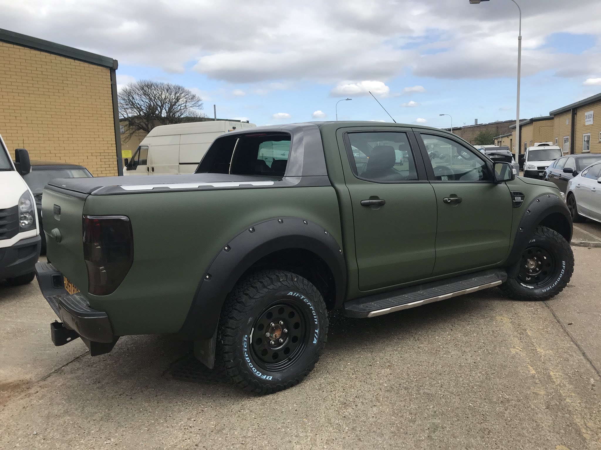 wrapping cars on Twitter: "Ford Ranger full vinyl wrap in 3M matte