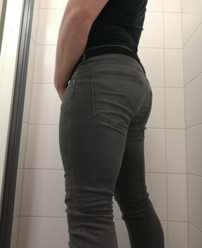 reglakcaz's tweet photo. A tad bit too tight https://t.co/E8YsGi9uIV
