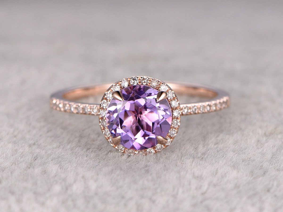 Exquisite Purple Diamond Engagement Ring unusualengagementringsreview.com #purple #halo #style #round #diamond #engagementring #engagement #ring #weddingring #wedding