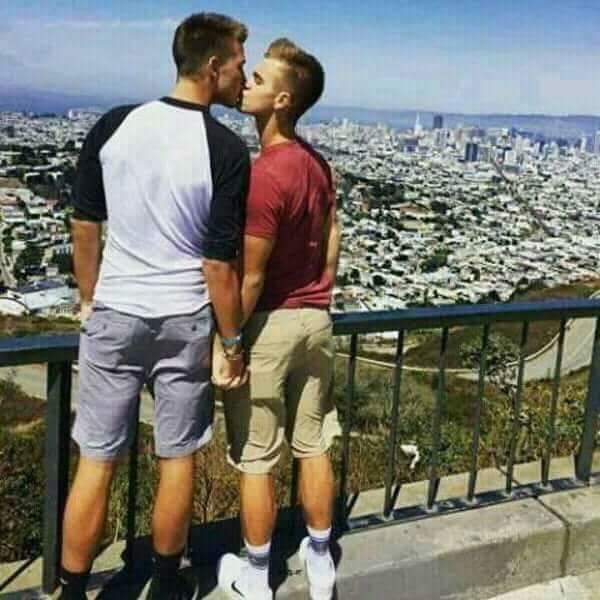 BlogeroGay's tweet photo. 👬😘Quiero despertarte a besos cada mañana 💋💕 #LoveIsLove #Gay #LGTB #LGTBI #OrgulloGay #TierraDeNadie5 #CuerpoDeElite10 #HappyFirstDates2 #GayBlog #BlogGay #GayMadrid #Chueca #GayBlogger #Frases #FraseDelDia #BuenasNoches #FelizMiercoles #Amor #Love #Gays #GayBarcelona https://t.co/LC9brMmHo6