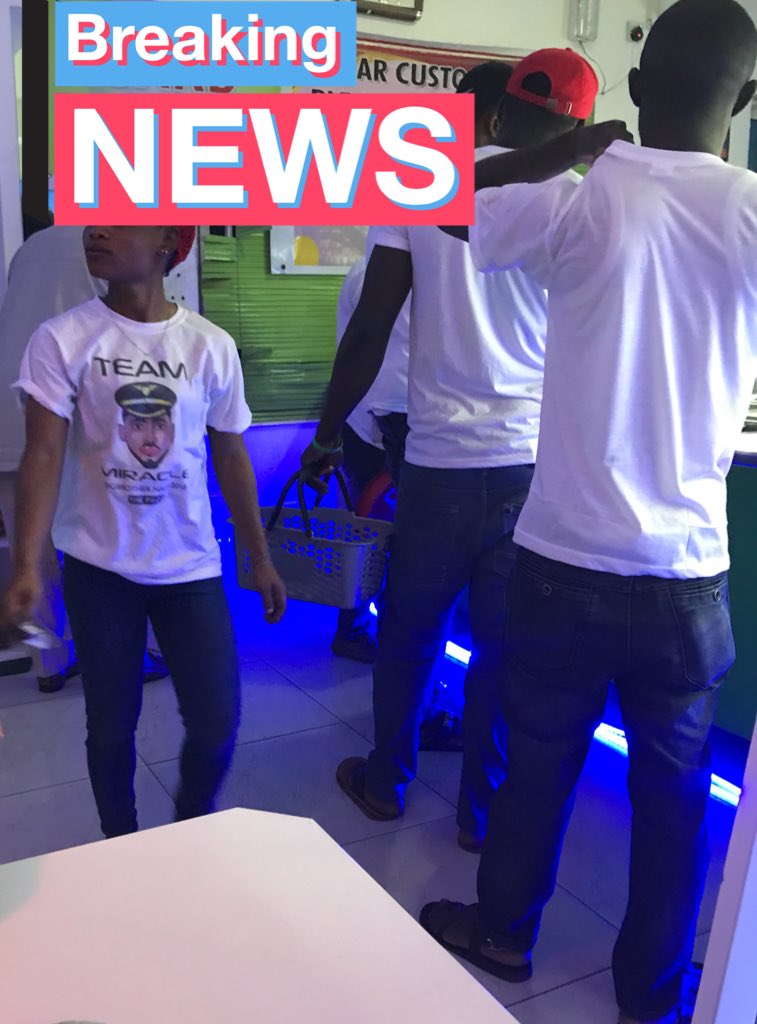 MeadBeautynWigs's tweet photo. This restaurant had their entire staff dress up in these miracle t-shirts. Have you ever seen anything so extra?
Lmaoooooo.
I'm sold!
Vote miracle. #BBNaija https://t.co/cvlcZaxc9P