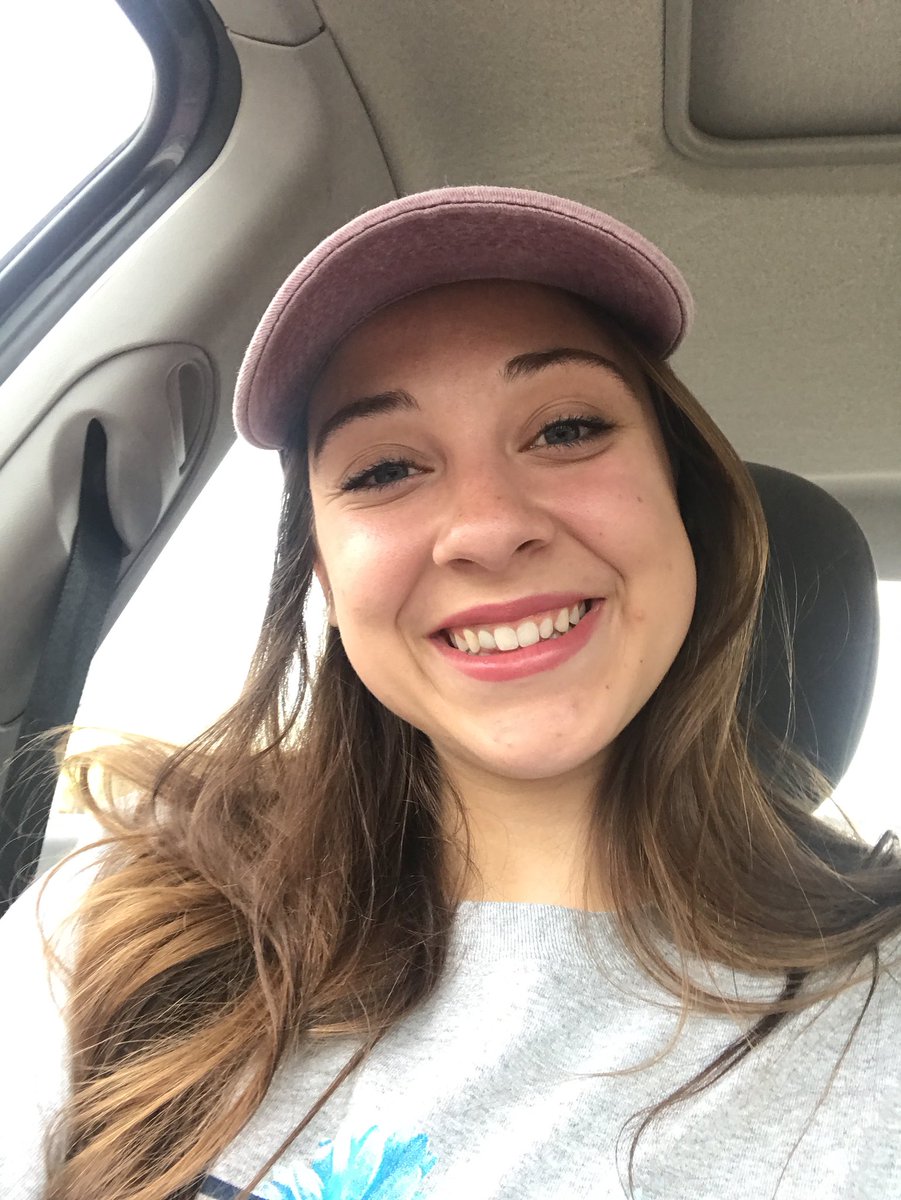 Hey guys it’s me! I’m not funny anymore so I’m getting on Claire’s instead! Like this if Blaire is ugli!!! ❤️