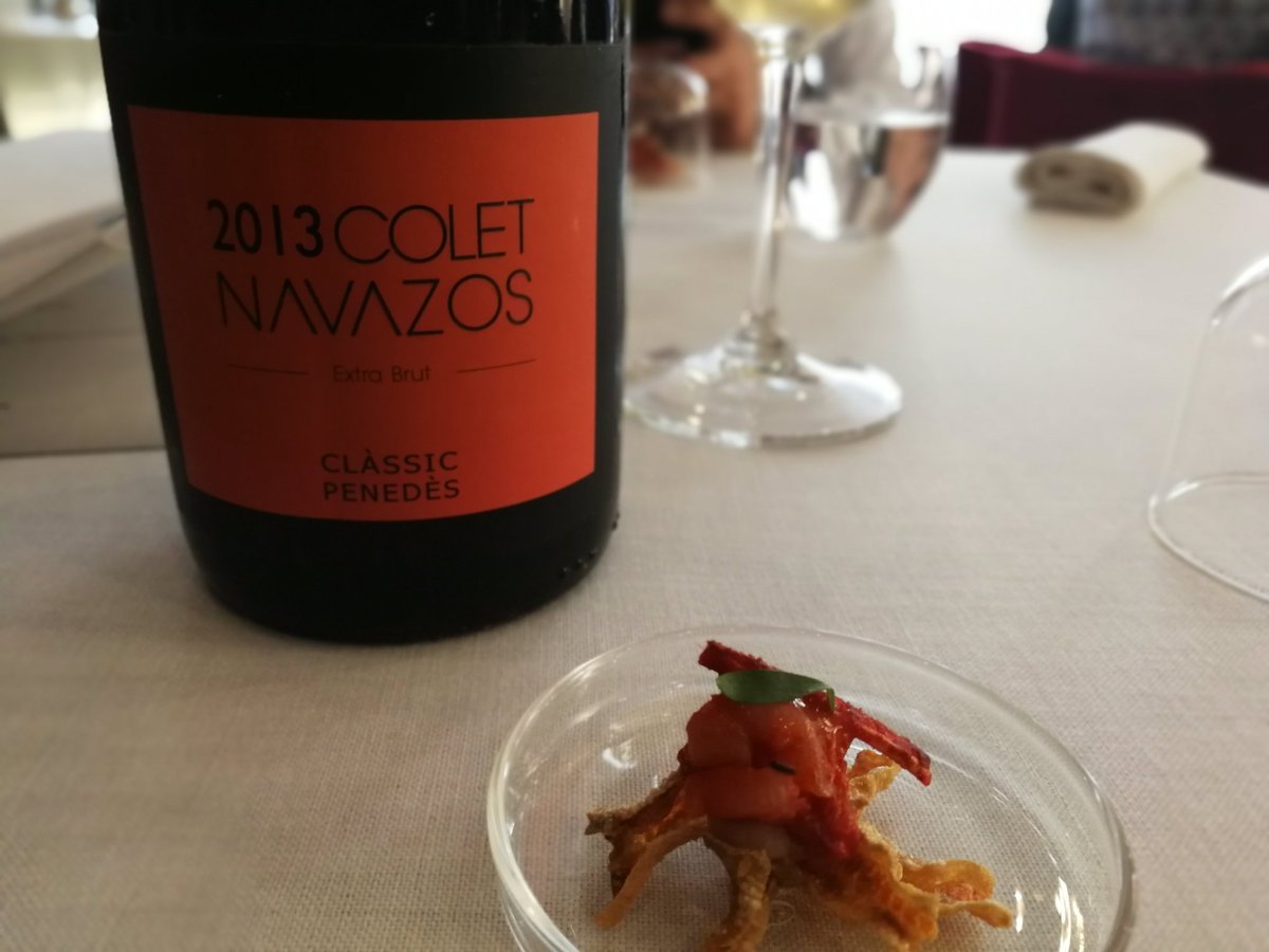 javi_bodegasmar's tweet image. Finishing #CookingWithFriends in @MessinaRest with guest chef @El_Baqueano in the field of @MLGastrofest.
Once again, team have been perfect. Much flavor, aromatic concentration and today, unknown and impressive product.
So proud in @bodegasmar to have collaborated in the pairing