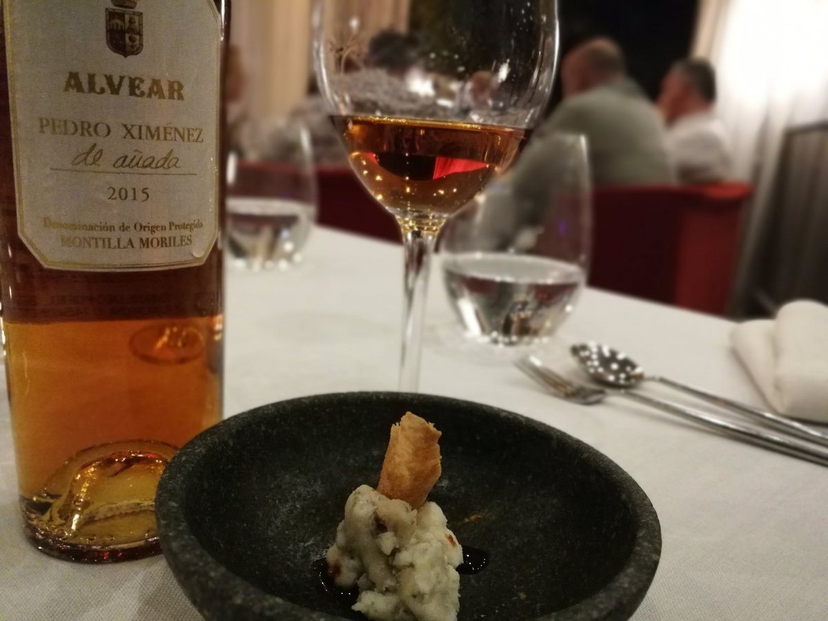 javi_bodegasmar's tweet image. Finishing #CookingWithFriends in @MessinaRest with guest chef @El_Baqueano in the field of @MLGastrofest.
Once again, team have been perfect. Much flavor, aromatic concentration and today, unknown and impressive product.
So proud in @bodegasmar to have collaborated in the pairing