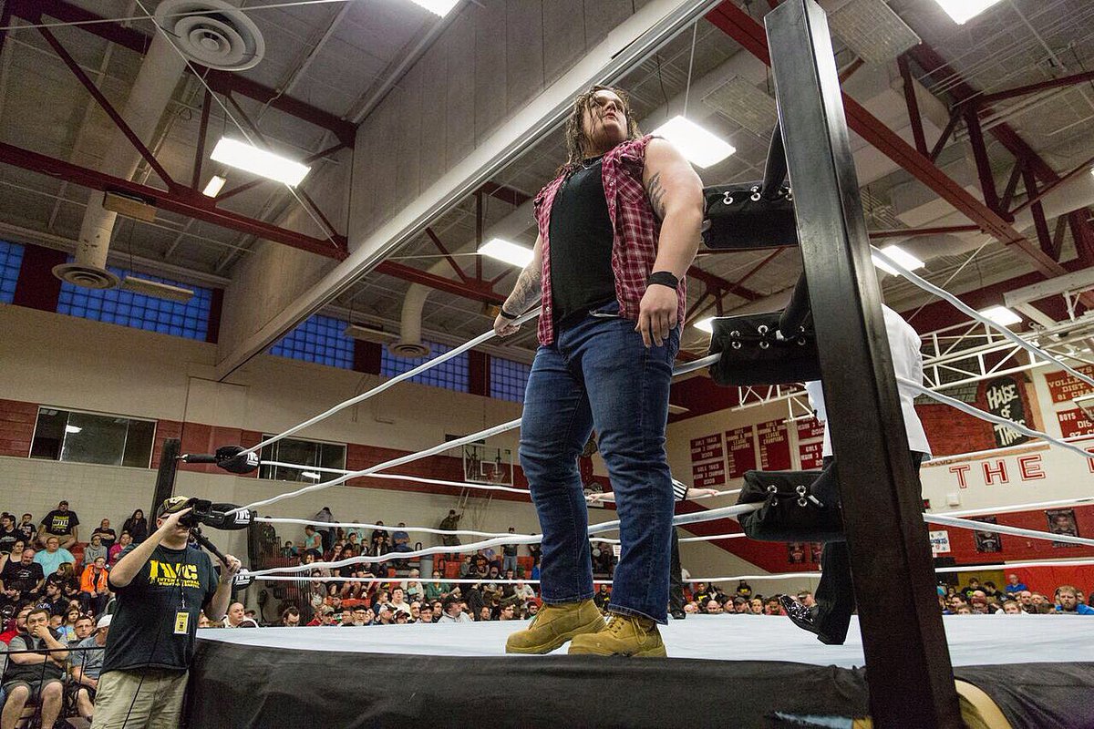 countryhammer_'s tweet photo. Sometimes you just need to take a minute and realize, your living your dream wrestling in front of 2000 people ๐ค๐ป#intense #NOTS7 #jamijameson #countryhammer https://t.co/DXFt4Vi8NC