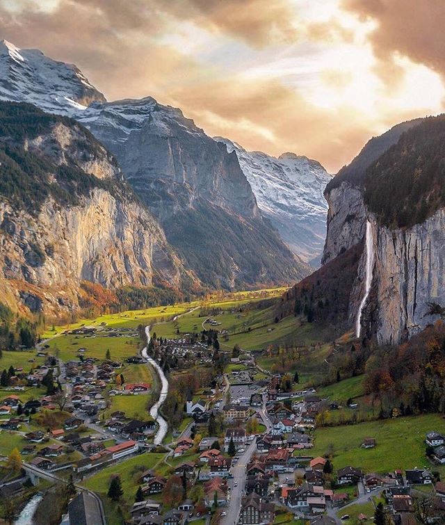🚁 Above Lauterbrunnen
🙏 Photo by <a href="/sennarelax/">Senna Relax</a>
💨 Shared by @switzerlandmylove
💖 #switzerlandmylove #viatormundi
👑 You might also like @alpsmylove_ and <a href="/viatormundi/">yo</a>.io ift.tt/2HGSaXE