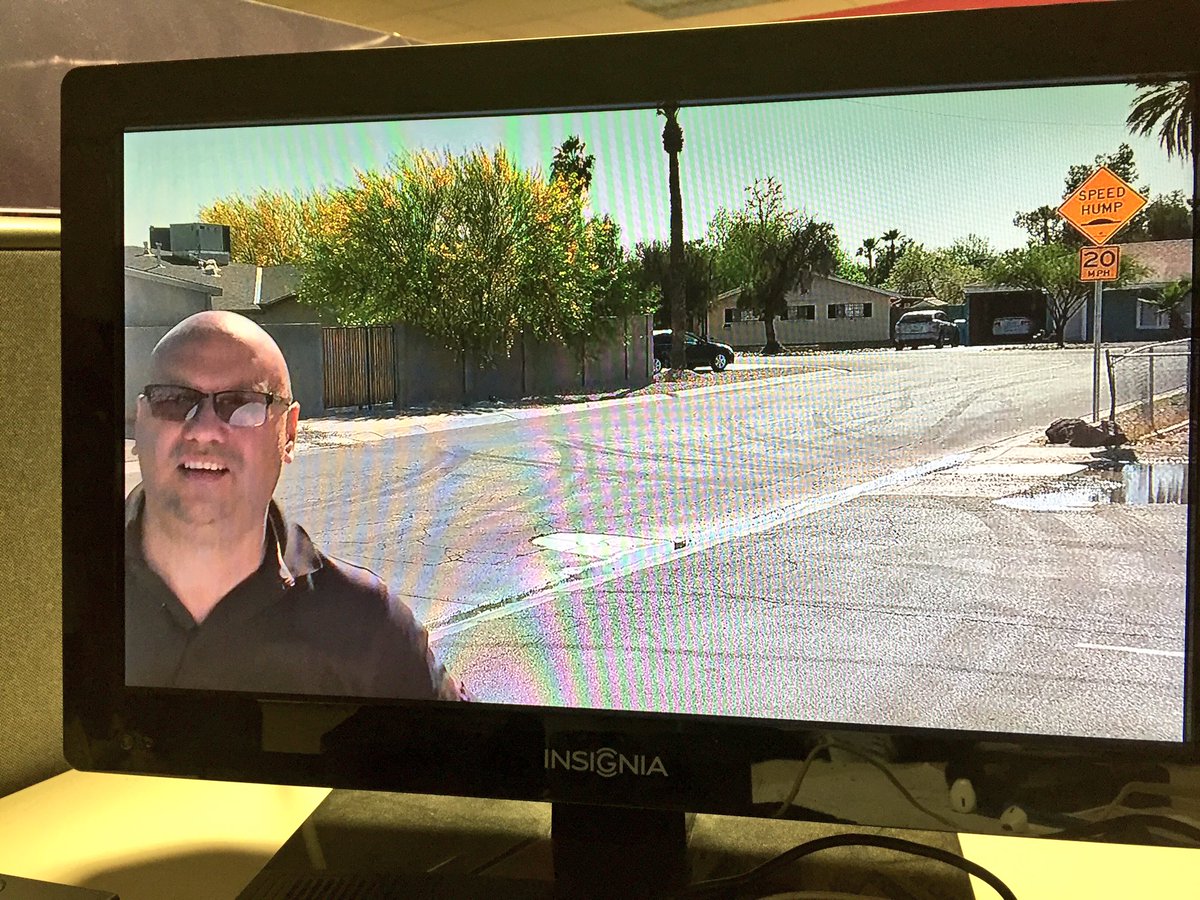 RyanThomasCody's tweet photo. My man @azphotoeditor1 making sure his reporter's shot looks perfect! #LikeHeAlwaysDoes https://t.co/jfsGNJWHJk