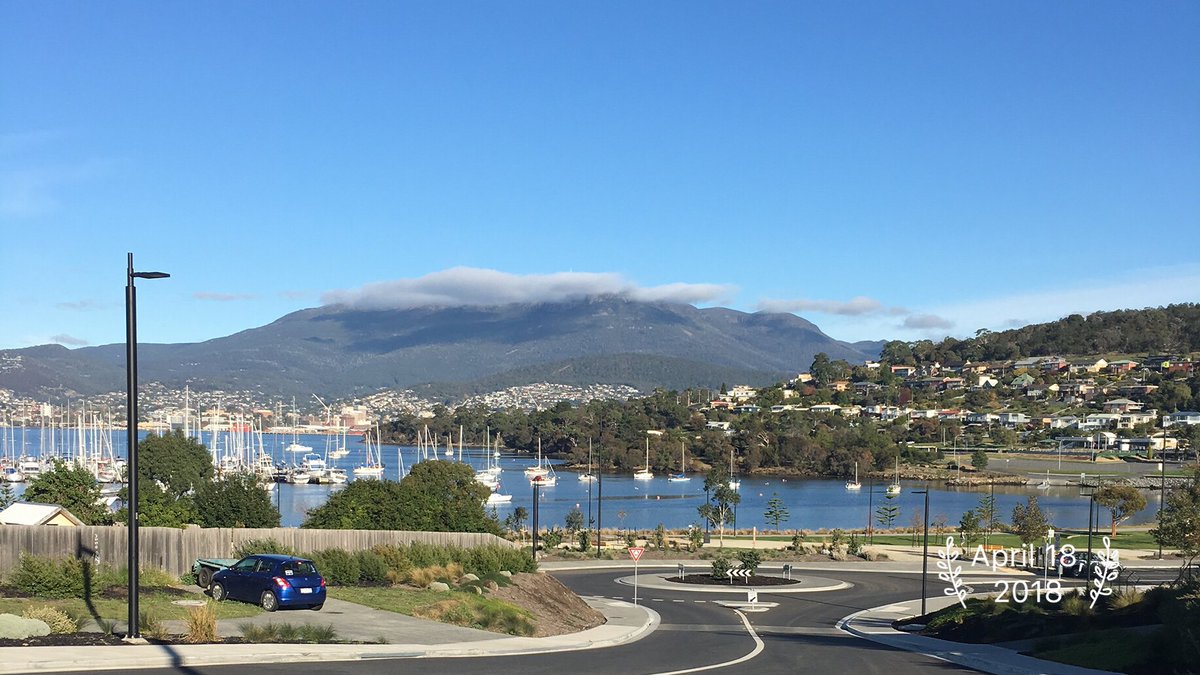 ShiyinSha's tweet photo. G'day Hobart. April 18, 2018.
#GOODDAY #Hobart #Tasmania https://t.co/ORu7zOux4k