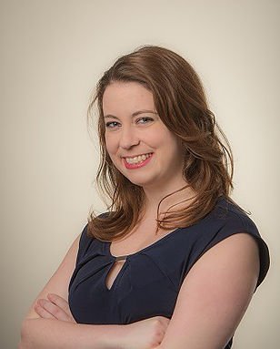 LITcomedy's tweet photo. Erin Ward spent three years of law school honing her sketch comedy and musical parody skills with the Uva law School Libel Show. You can catch her on Wed at Laugh Index Theatre performing with Separate Beds.#LITsSketchnight #LITFaces #Harrypotterfan #HarryPotterandcooking https://t.co/JXcNw0dt12
