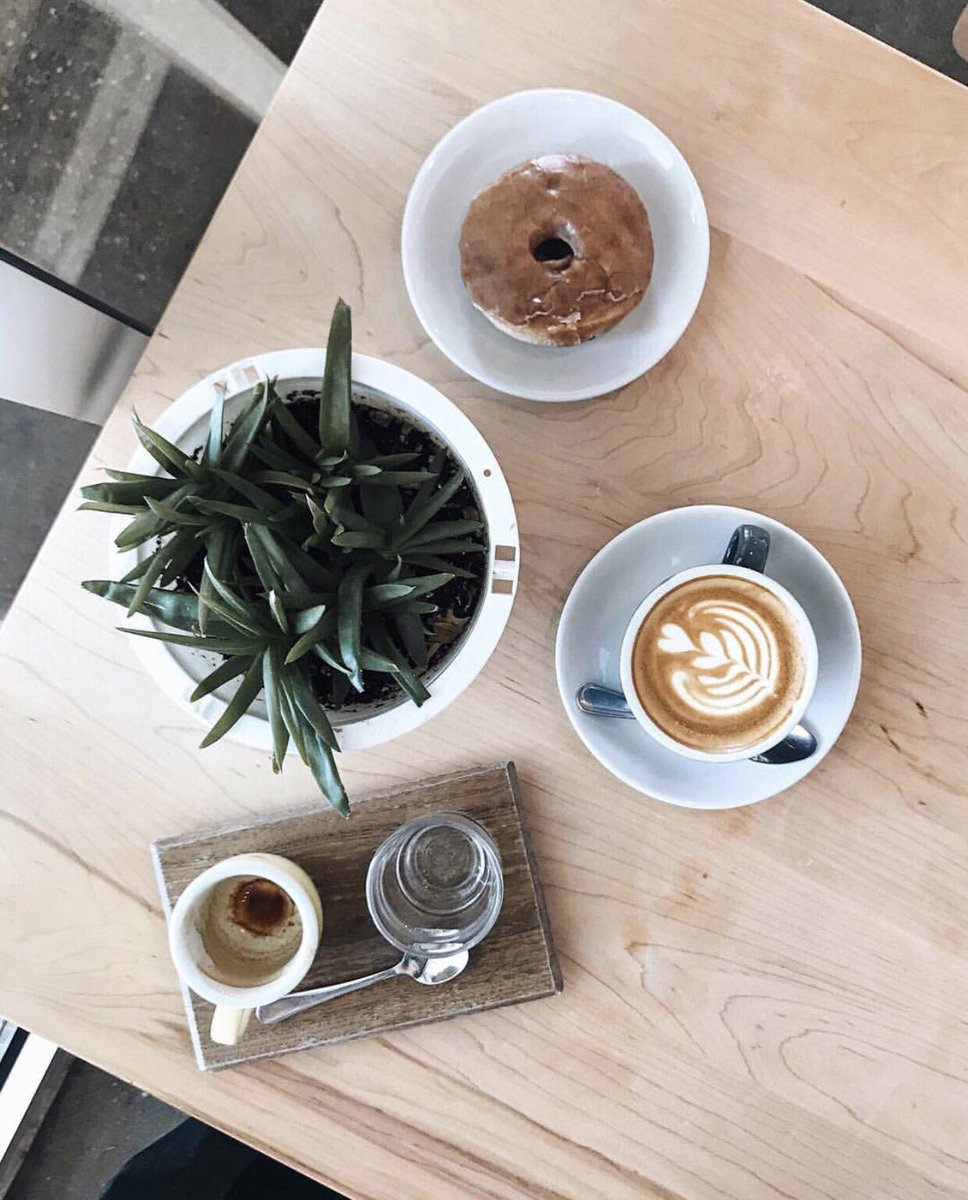 BrewlaBars's tweet photo. Latte lovin'. RG | @maddietsang #BrewlaBars #coffeeculture #latteart https://t.co/ZcrznadGar
