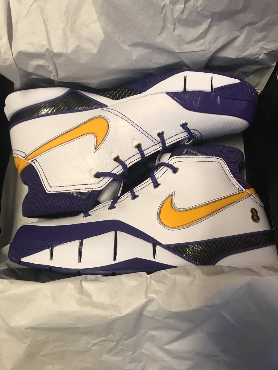 roy_smooth6's tweet photo. Kobe ‘Final Seconds’ 
Size 11.5...never even tried on!
$275 https://t.co/n62zHL9sk4