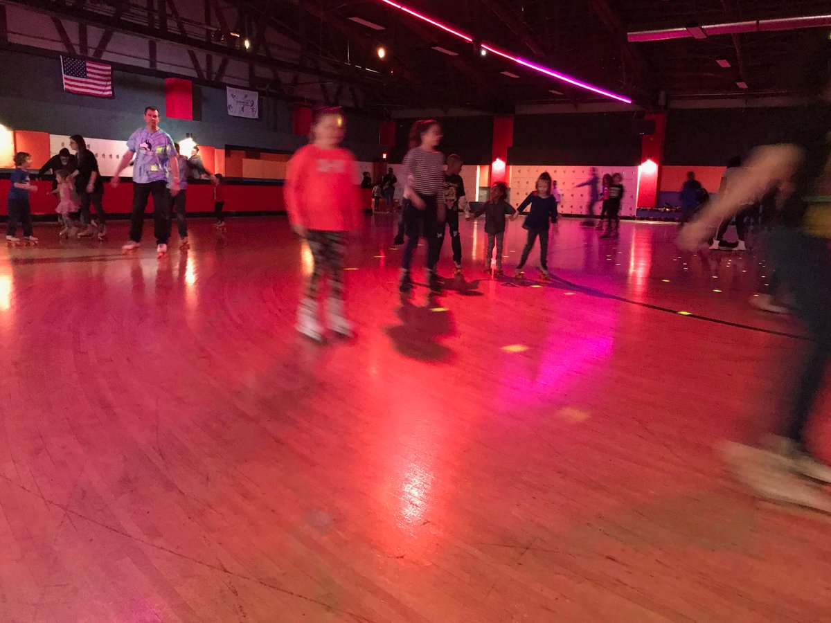 dennisrapal's tweet photo. Roosevelt Skate Night...get your groove on!! https://t.co/U7XPdejilo