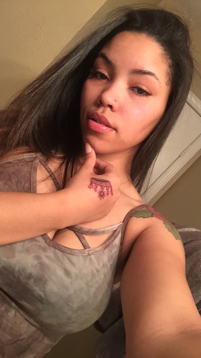 lamiyamichelle_'s tweet photo. Itโs okay to be a little late #finelgbt ๐ https://t.co/ek3DY1AJrS