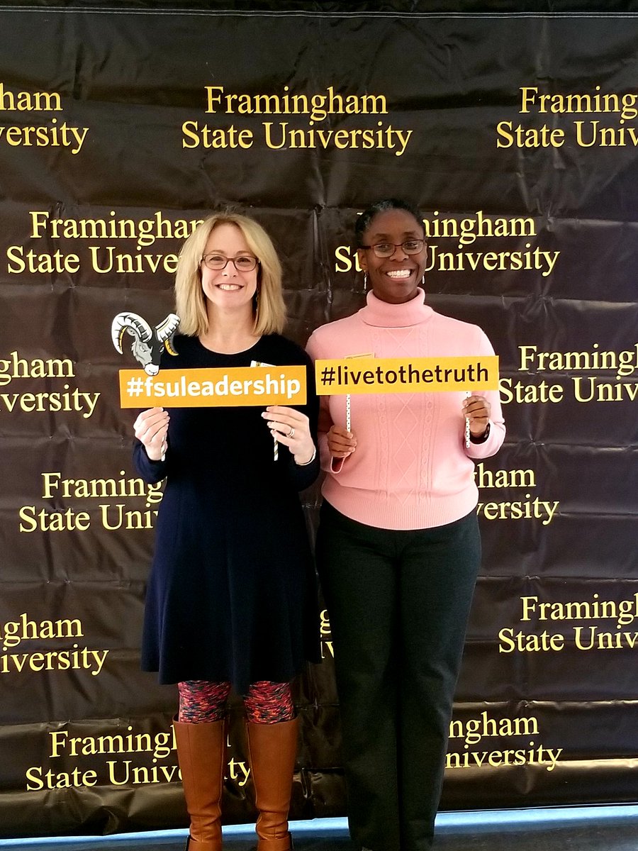 DeanNowakFSU's tweet photo. Dean Nowak and VP Holloway having fun with our 2018-2019 Student Leaders. #livetothetruth #fsuleadership https://t.co/oirKQ2vwq6