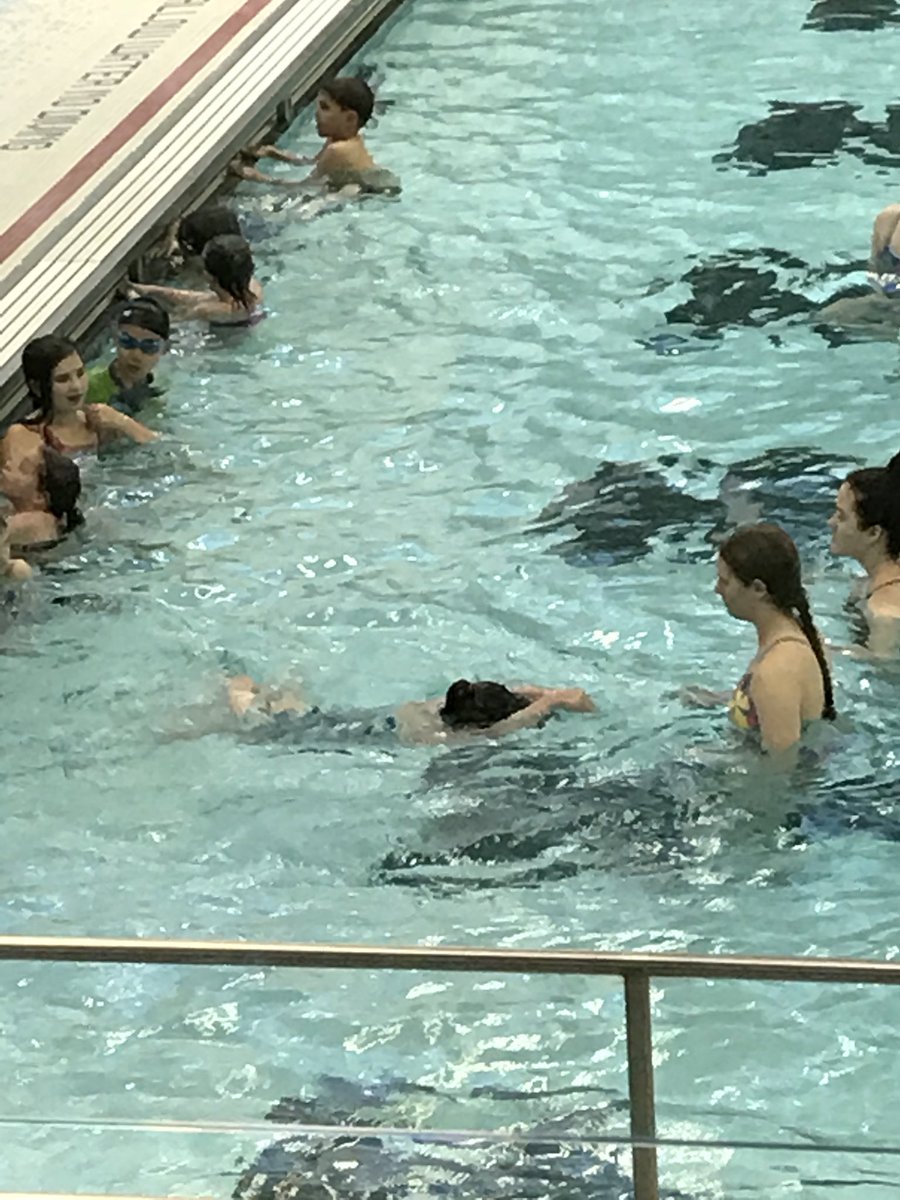 andrewselder's tweet photo. Enjoying swim lessons! #SGASD https://t.co/MRhvenOvGz