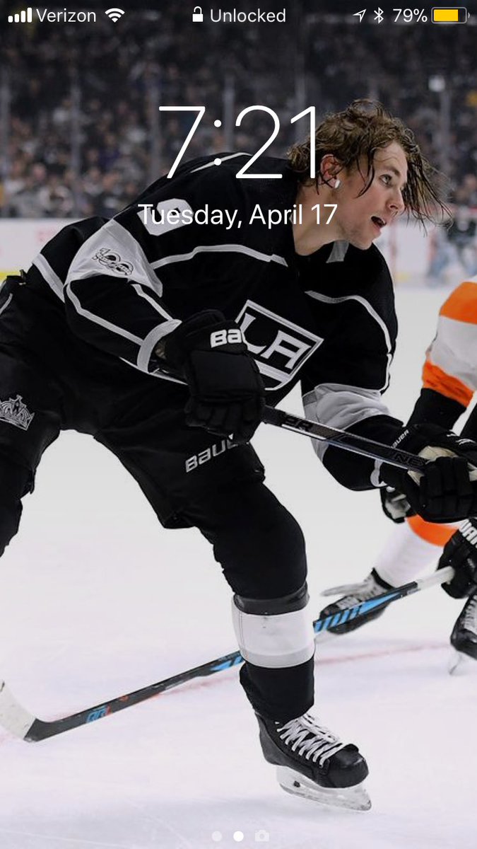 pandorablu's tweet photo. @theroyalhalf Never let it be said I don’t know when to follow #AdrianKempeLockScreens #Anythingforthewin https://t.co/4xi9Azi0YN