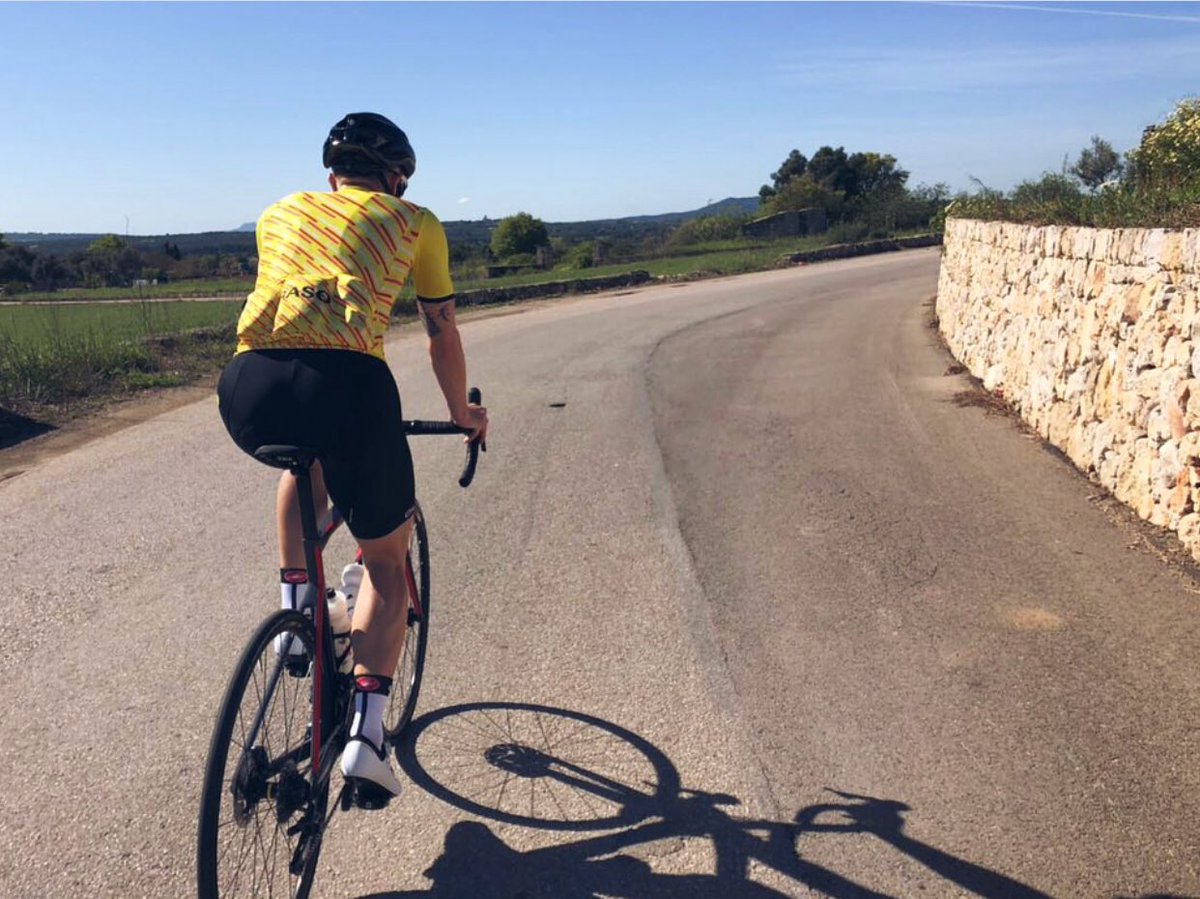 IMTrinews's tweet photo. Via @bastian_mller 
O U T D O O R D I S C O. 
#tag4 #mallorca #trainingslager #158km #bikesession #mallorca #triathlon #triathlete #bikespell #rasowear #cycling #bikeride #sunnyday #road2roth #triathlontraining #trilife #silentroad #tri #methelmets #oakley #sun  #trainingday https://t.co/T6YqjnvJHg