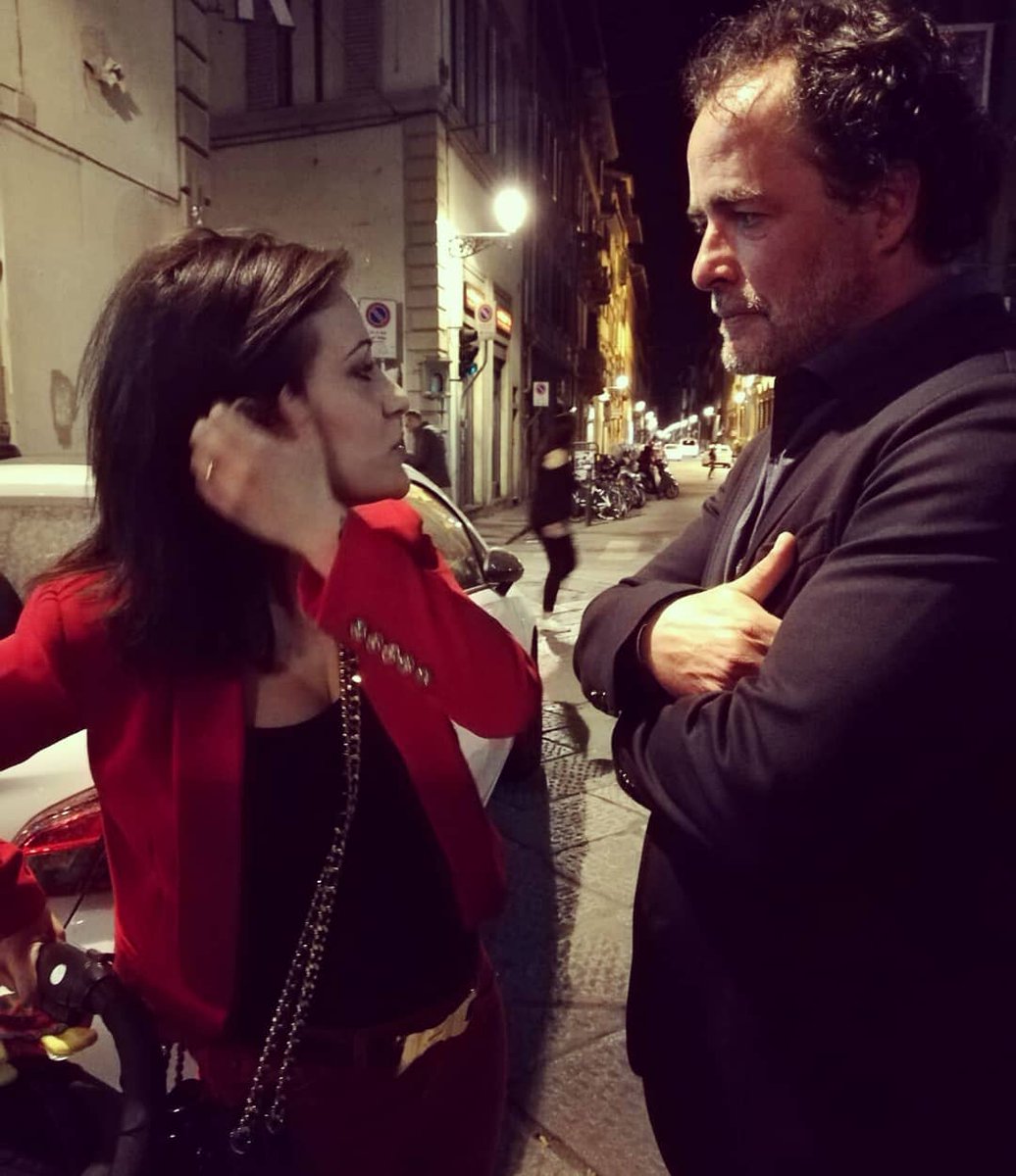 iorestocosioff's tweet photo. Ed eccomi con l'attore e regista Giovanni Guidelli, a cui faccio i miei complimenti per il bellissimo, emozionante e intrigante trailer del suo film "Tuscan Dirty Fable".
#première #teasermovie
#cinemaalfieri #invitata
#besttrailer #medff
#losangelescinefest
#onirosfilmawards https://t.co/HNUZanzbDc