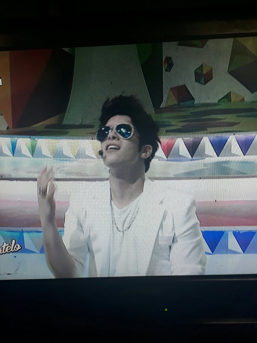 HermanosSotelo2's tweet photo. Mi hermoso novio haciendo con Beauty and a beat su lip sync. @AlexSoteIo #Acabatelo 😍💚 https://t.co/B1yDofE4VV