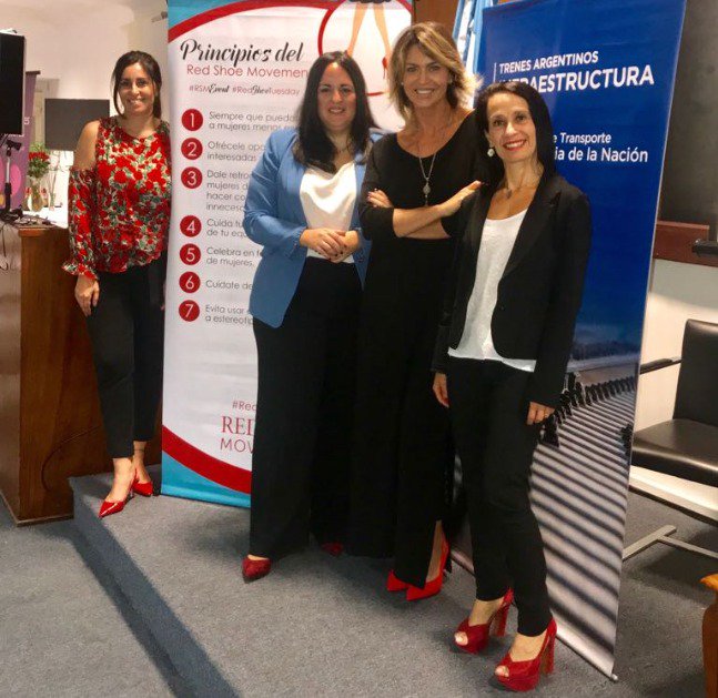 MastrangeloA's tweet photo. Felices de celebrar #RedShoeTuesday junto a #ADIFSE 1.000 Gracias @SolUrri por convocar al @RedShoeMovement al 1er. Encuentro sobre Diversidad, inclusión y equidad de género de Trenes Argentinos #EnTrenALaDiversidad #EntrenaDiversidad #CorpGov cc @Guillermo_Fiads https://t.co/gTA0cJsSHF