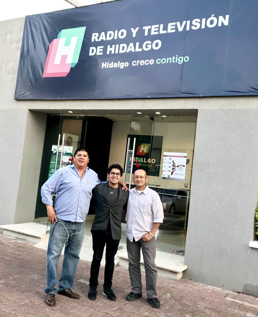 JazzRadioHgo's tweet photo. Gracias @rbarreramusic por tu talento y bienvenido a @RedHidalgoRadio @RadioyTVHidalgo @contrajazzymas @ConectaPachuca @festivaljazzhid @JazzBarPachuca #JazzMexicano https://t.co/RjXYlf2Ctu