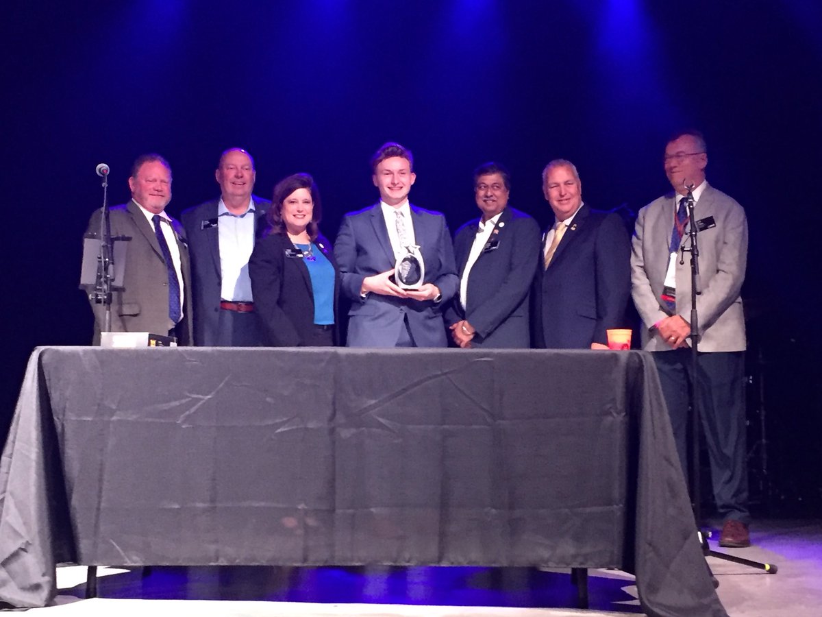 Congratulations <a href="/uakron/">The University of Akron</a> student, @anodiccathode Nick D’Angelo, on receiving <a href="/NACEtweet/">NACE International</a> Outstanding Student Award at #Corrosion2018!